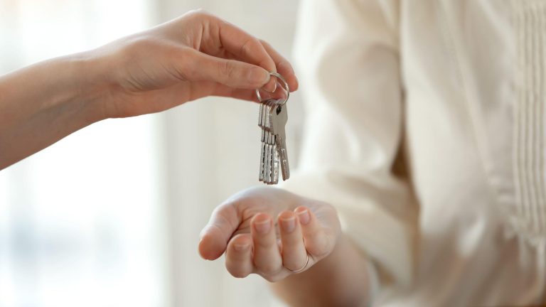 riesgos sobrevalorar una vivienda
